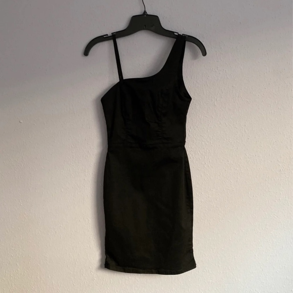 TOPSHOP One Shoulder Black Dress